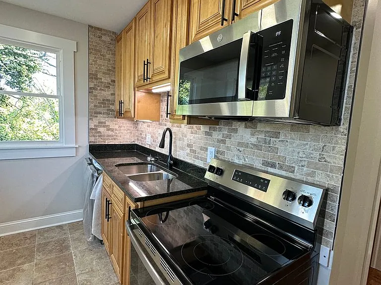 12-14 Olentangy St — Photo 6