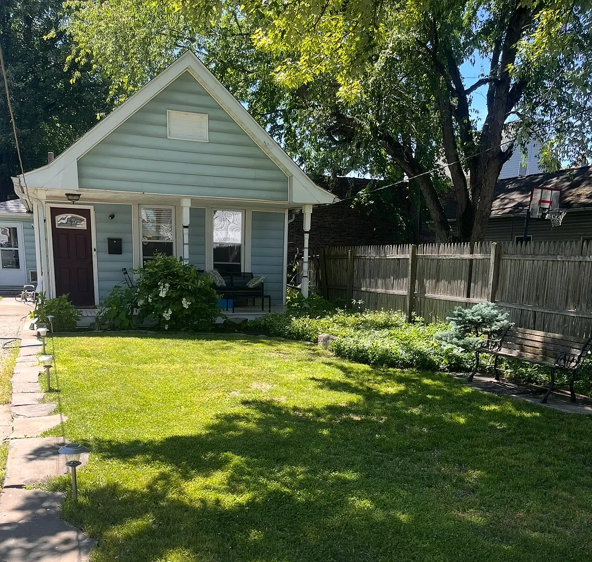 2 bed, 900 sqft, $1,600 — Photo 1