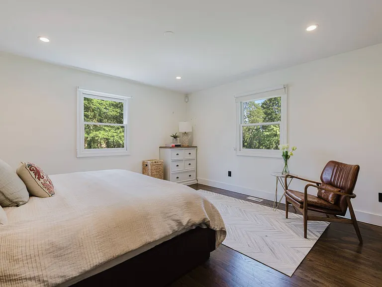 7 Quantuck Bay Ln — Photo 11
