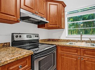 1300 Moffett St APT 112, Hallandale, FL 33009