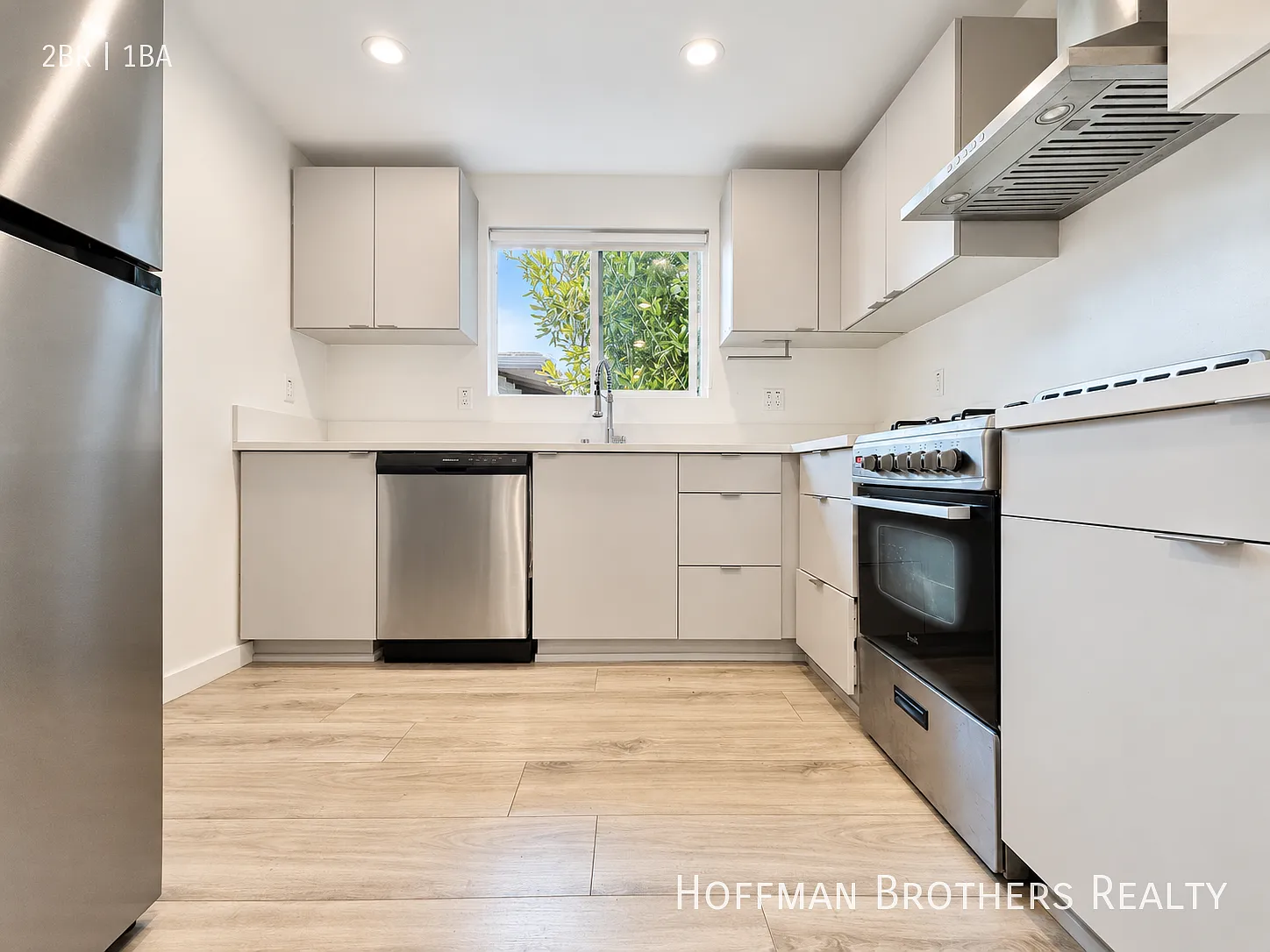 Sunlit Residence with a Spacious, Relaxed & Flexible Interior — Photo 2