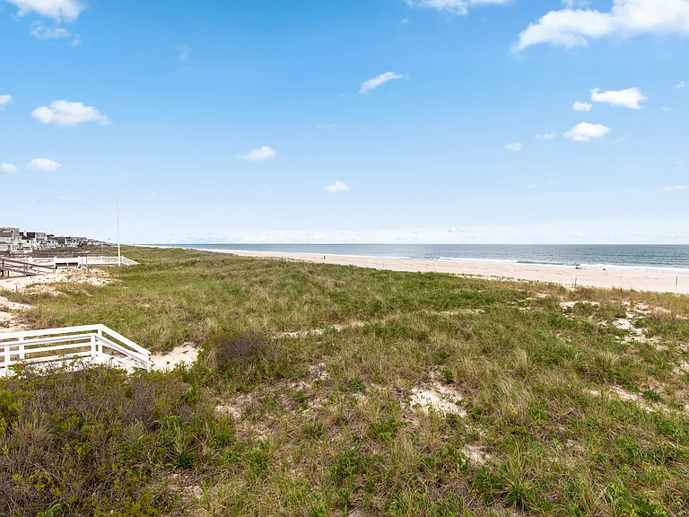 863 Dune Rd — Photo 46