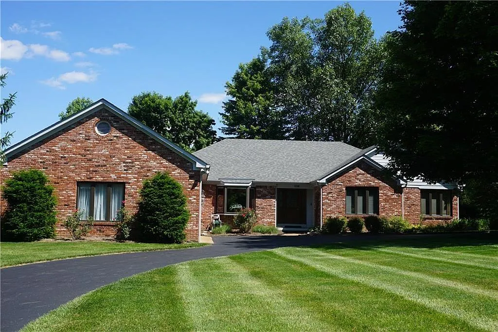 1530 Fox Cross Dr photo 1