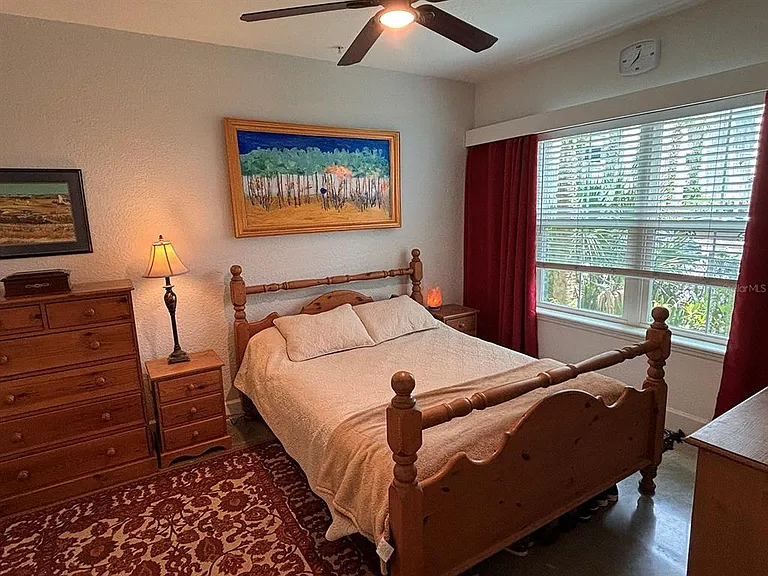 304 E South St #1020 — Photo 8