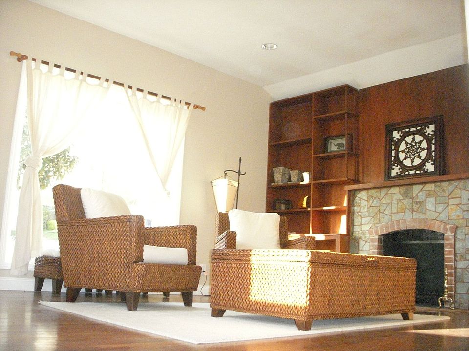 Living Room with Vaulted Ceilings and Built-in