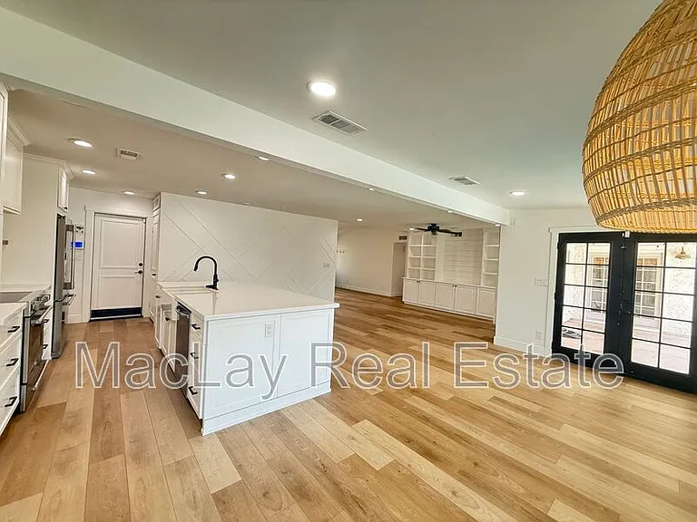 1363 W Los Lagos Vista Ave — Photo 8