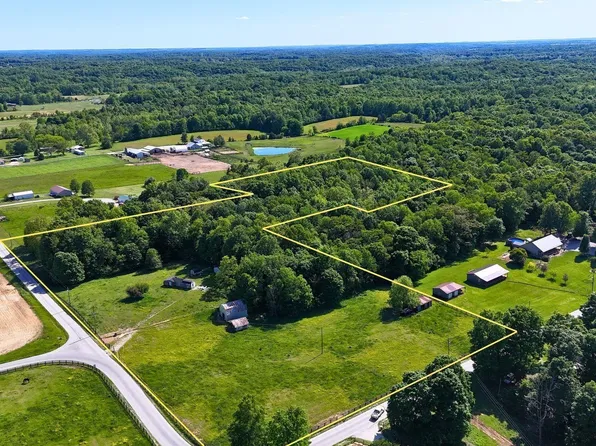 10251 E New Philadelphia Rd, Salem, IN 47167