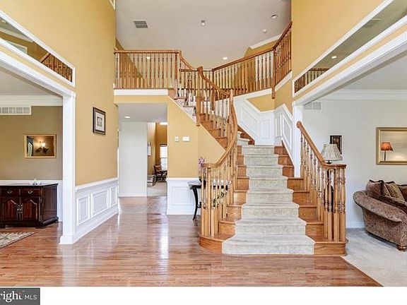 3rd image of 103 Arbor Dr