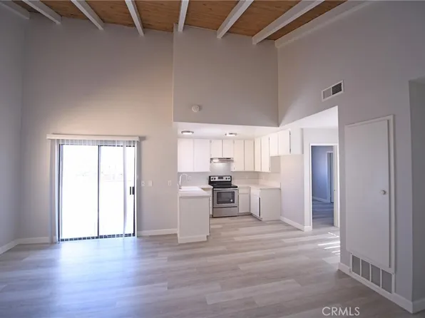 2264 Pamela Ln APT C, Costa Mesa, CA 92627