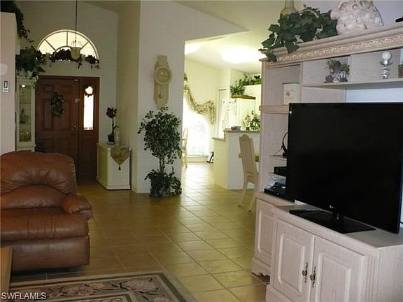 3rd image of 9243 Palm Island Cir