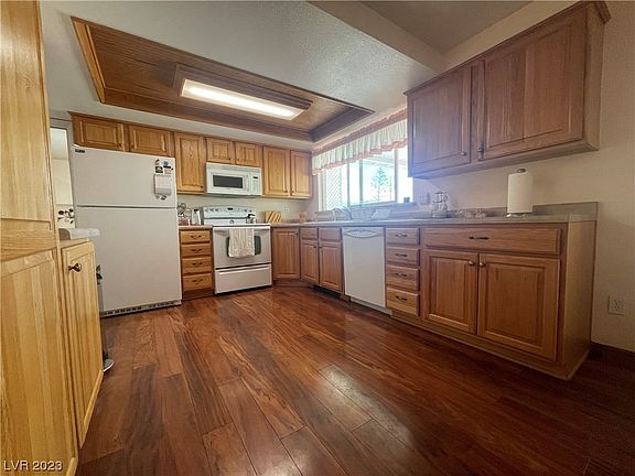 3rd image of 206 Grant Ave