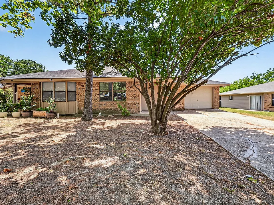 135 Prairie Creek Cir