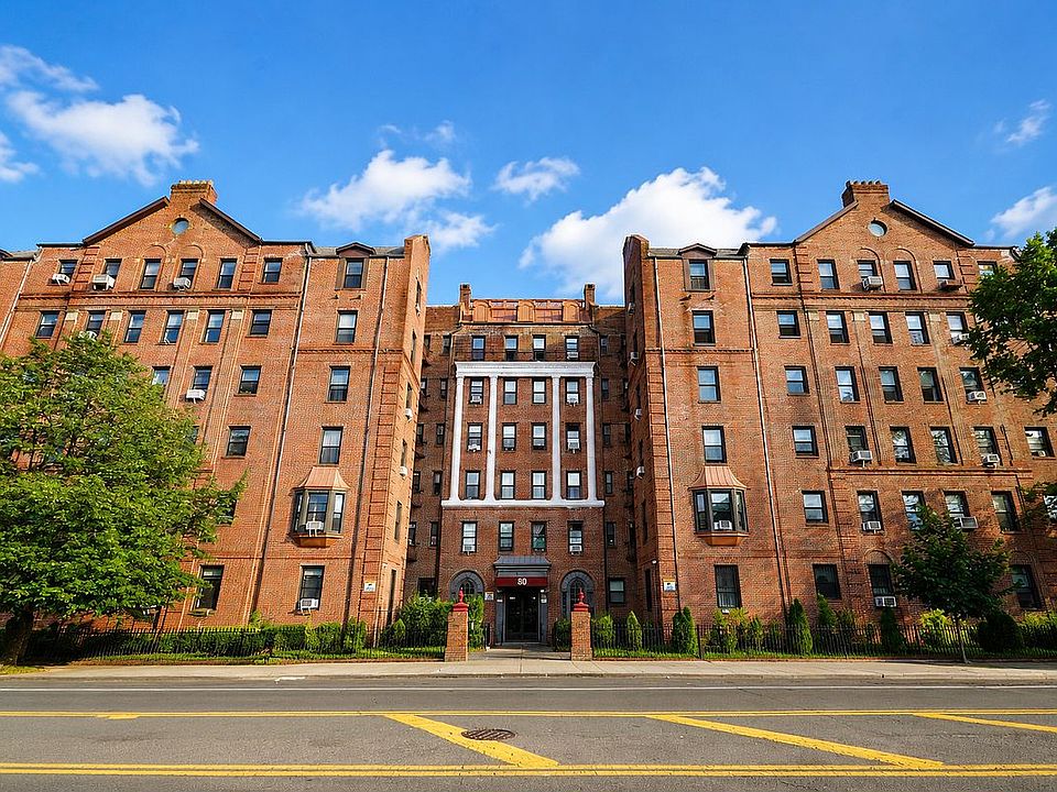 1st image of 80 Avenue Unit D9