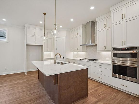 7th image of this home