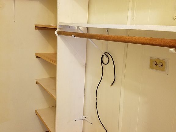 Walking Closet with Built in Shoe Rack