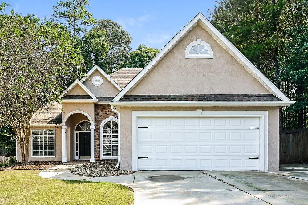 3 bed, 2.0 bath, 1870 sqft, $3,180 — Photo 1