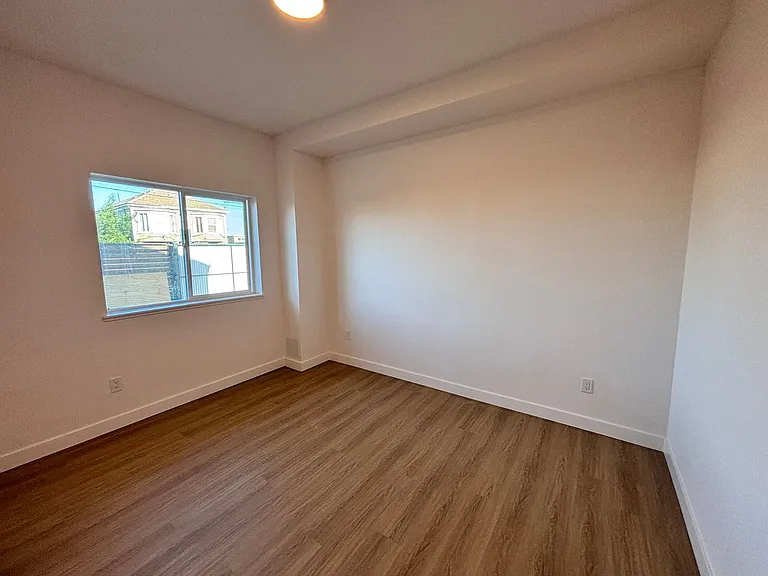 630 Harbour Way — Photo 32
