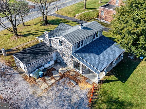 5th image of 2925 Cape Horn Rd