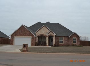 1542 NE Scenic Rdg, Elgin, OK 73538