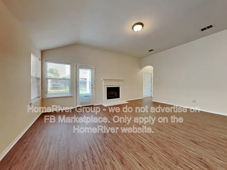 812 Sequoia Dr — Photo 2