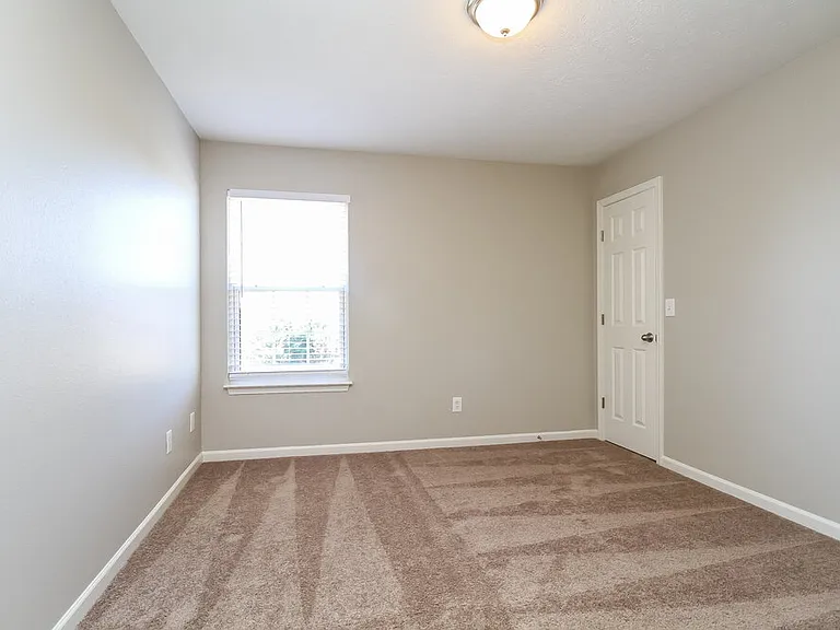 2215 New Port Dr — Photo 15