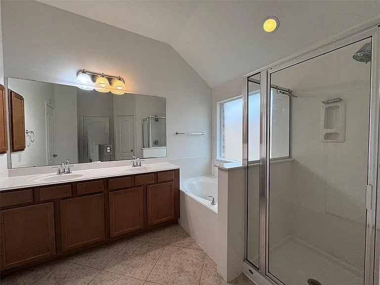 9023 Kinnel Ln — Photo 18