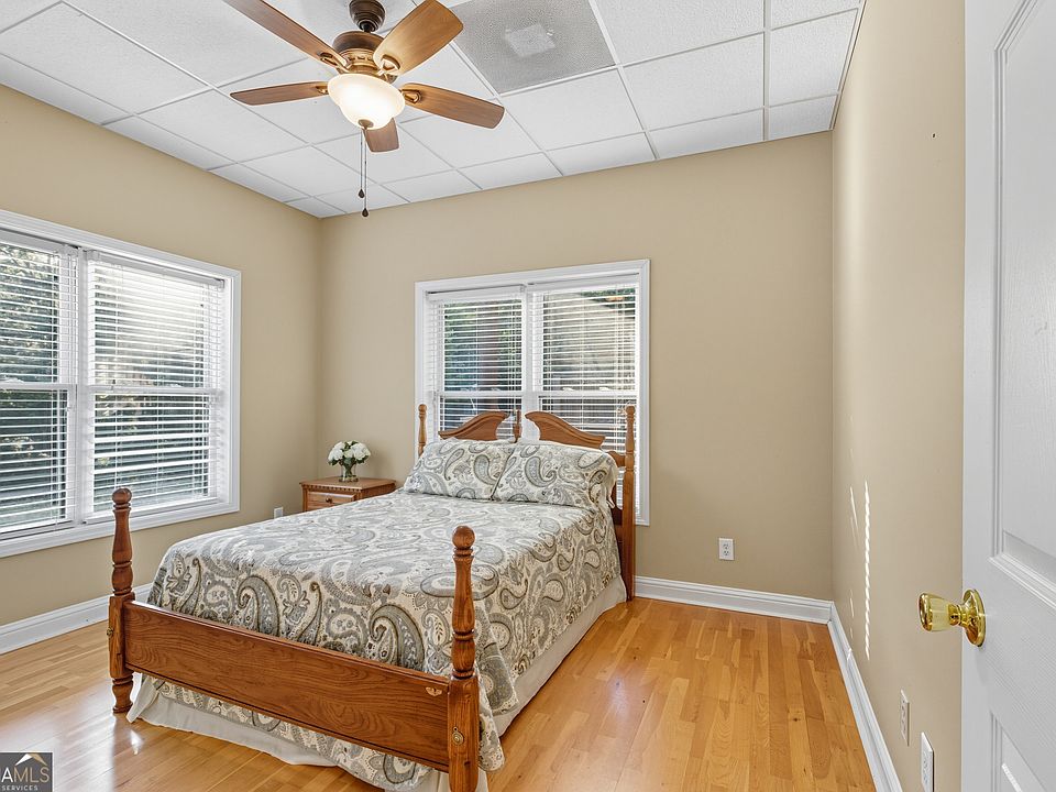 55th image of 1091 Echota Rd