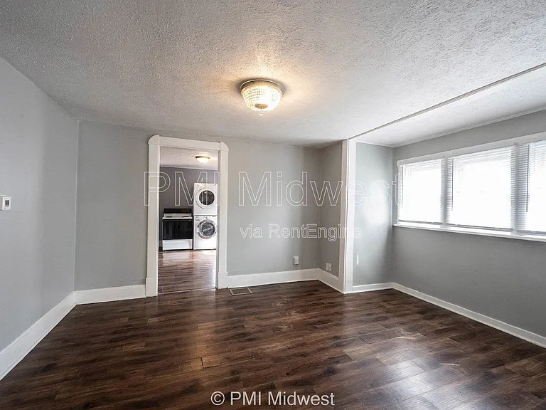 1604 E Kelly St — Photo 7