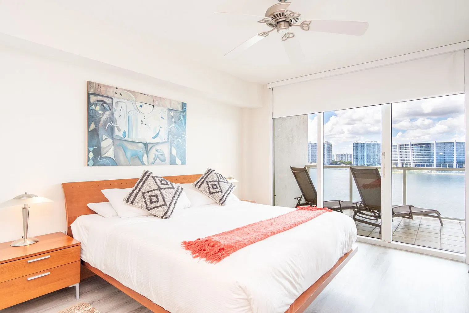 2 bed, 2.0 bath, 1194 sqft, $9,780 — Photo 3