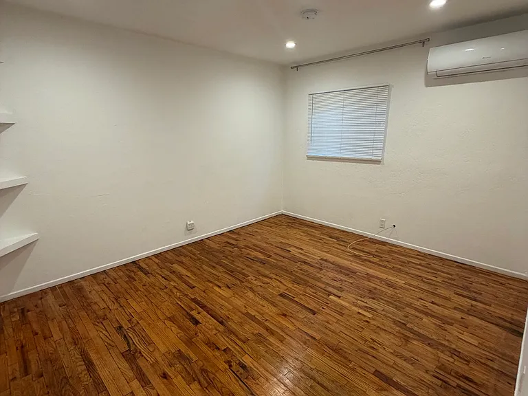 632 N Hayworth Ave #B — Photo 6