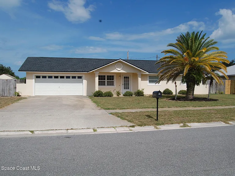 2330 Jason St — Photo 3