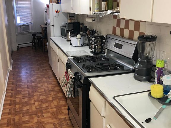 4th image of 51 Fairfield Ave #B
