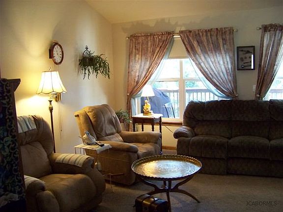 3rd image of 4055 Southampton Dr