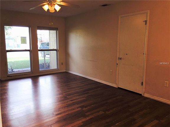 5th image of 2729 N Martha Ave