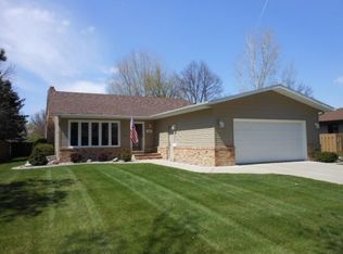 3308 Par St N, Fargo, ND 58102