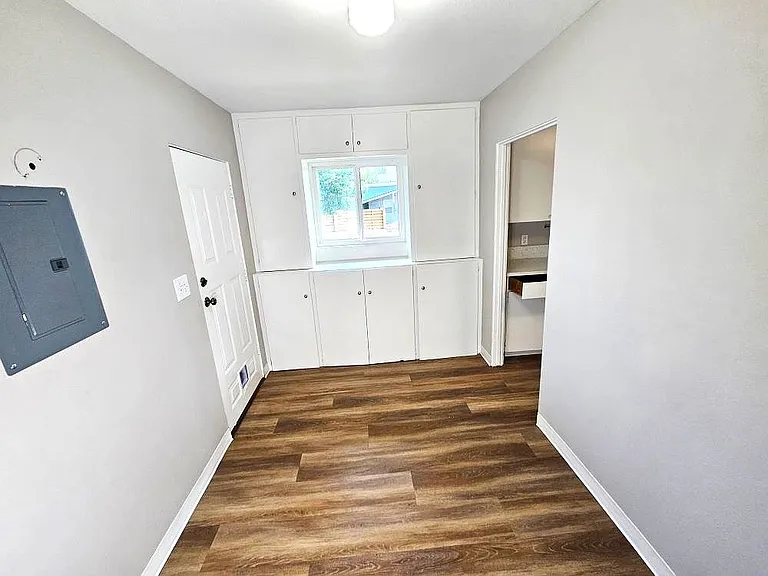 2600 W Jefferson St — Photo 7