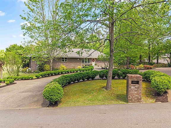 3rd image of 290 Restful Ridge Rd