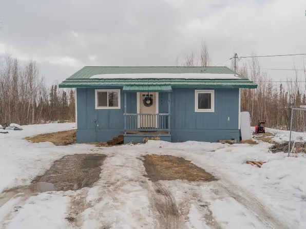 1429 Daniel St, North Pole, AK 99705