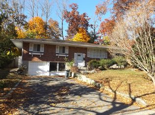 216 Indian Head Rd, Kings Park, NY 11754