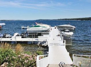 150 Lake St UNIT 2B, Fontana, WI 53125