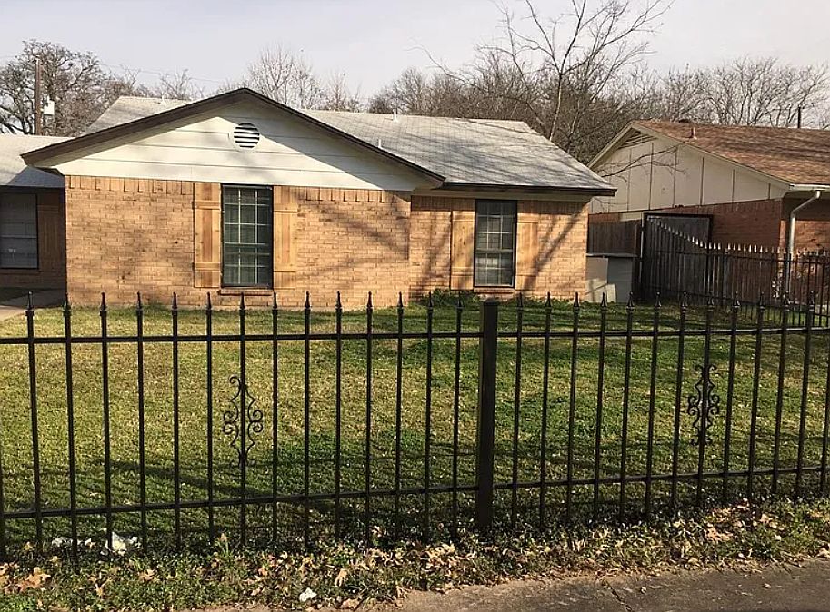 1st image of 10812 E Crest Ln