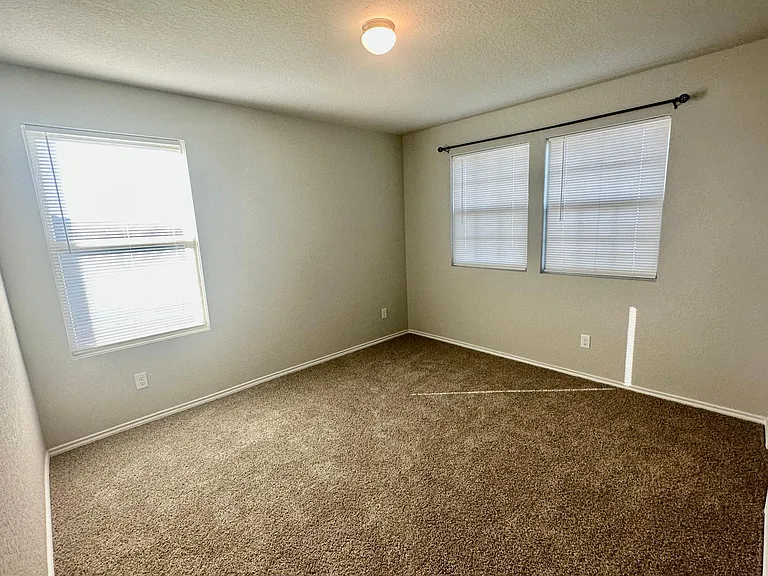 2505 Marty Way — Photo 27