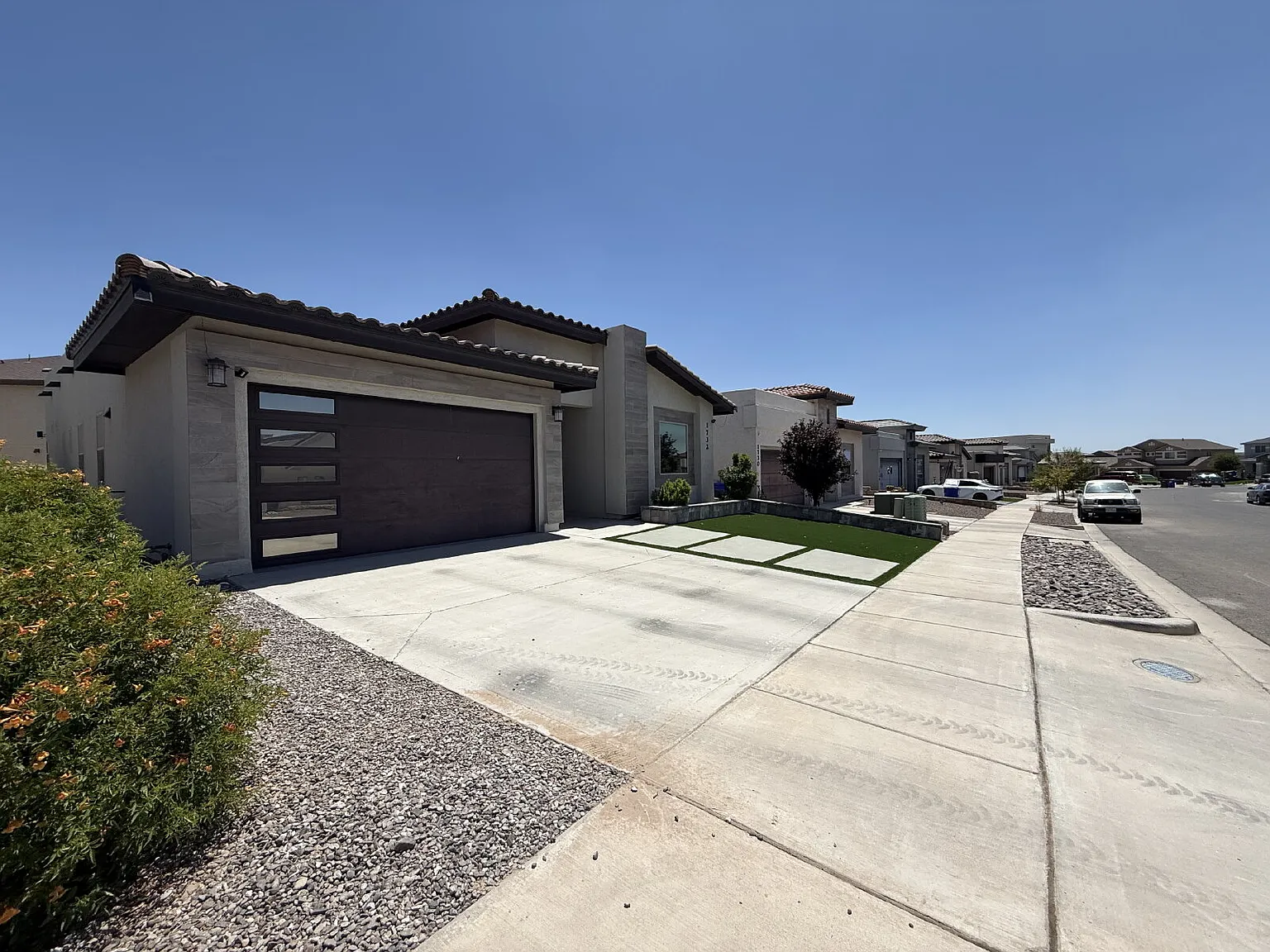 4 bed, 2.5 bath, 2078 sqft, $2,400 — Photo 4