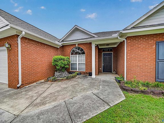 3rd image of 137 Garden Brook Dr