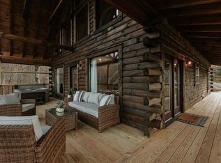 2417 Paradise Falls Way, Sevierville, TN 37862