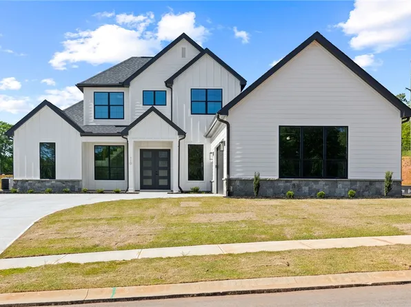 110 Selby Dr, Clemson, SC 29631