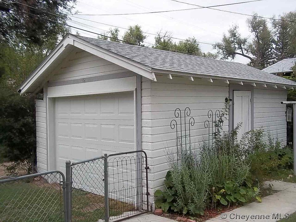 2nd image of 1310 W 31st St