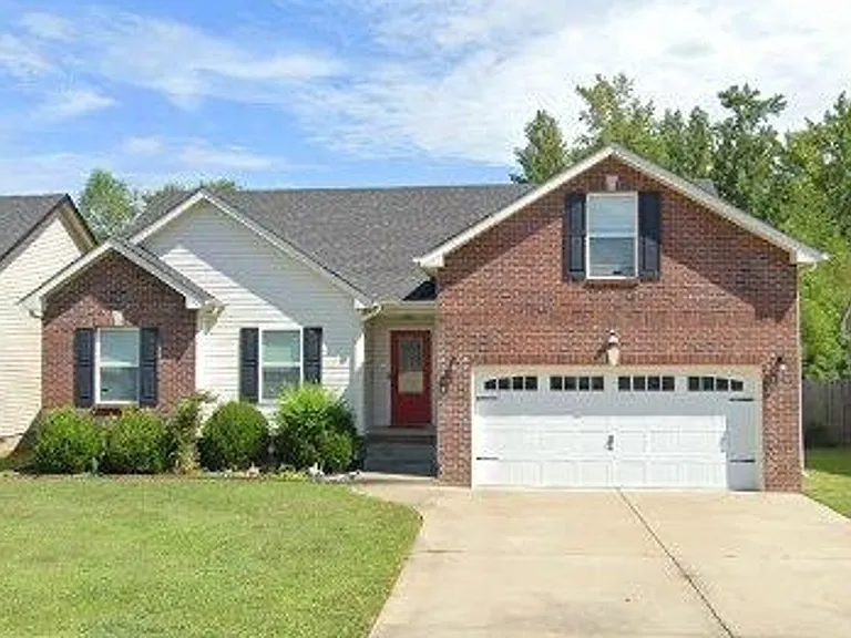 829 Shelton Cir — Photo 1