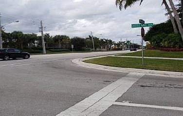 4th image of 6966 Great Falls Cir