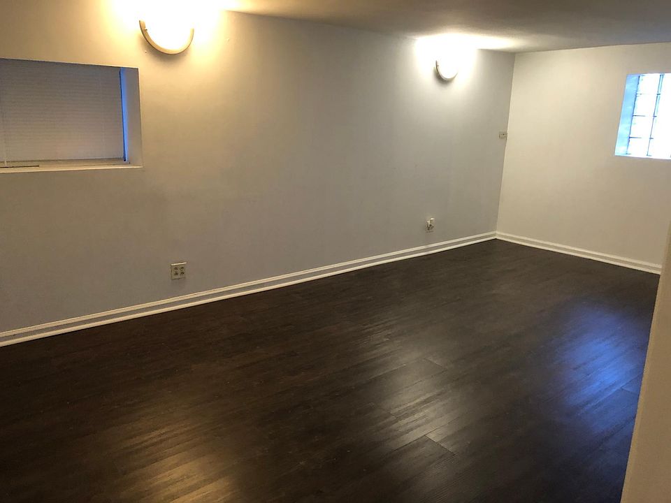 1st image of 3106 N Kostner Ave #G